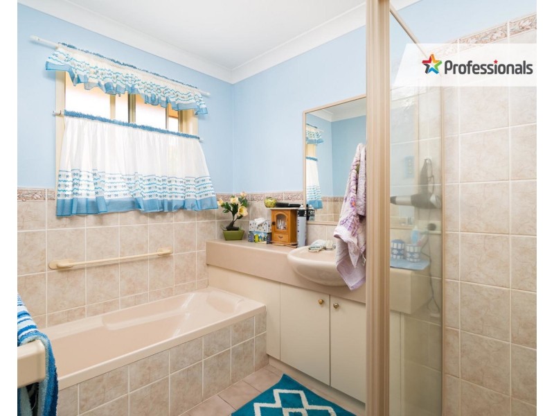 1/1 Gidgee Place, Glenfield Park NSW 2650