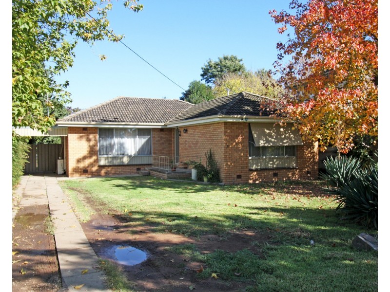 8 Thomas Street, Wagga Wagga NSW 2650