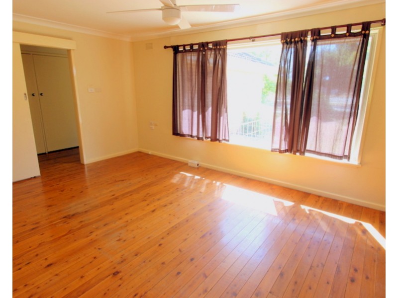 8 Thomas Street, Wagga Wagga NSW 2650
