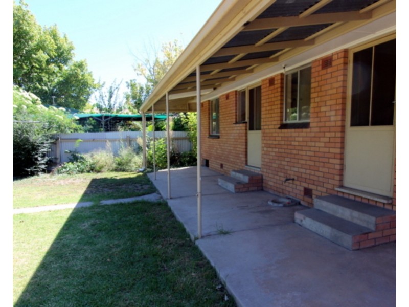8 Thomas Street, Wagga Wagga NSW 2650