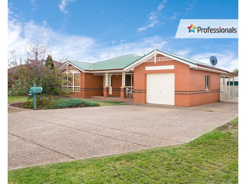 5 Nunkeri Street, Glenfield Park NSW 2650