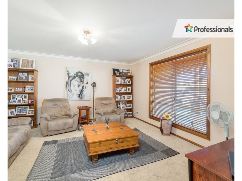 5 Nunkeri Street, Glenfield Park NSW 2650
