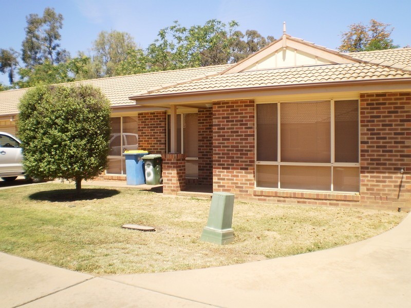 8/72 Travers Street, Wagga Wagga NSW 2650