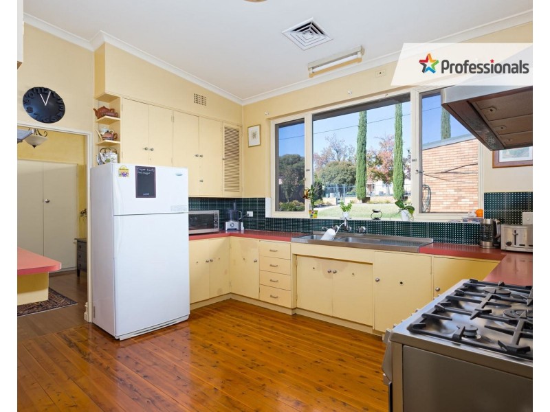 25 Athol Street, Turvey Park NSW 2650