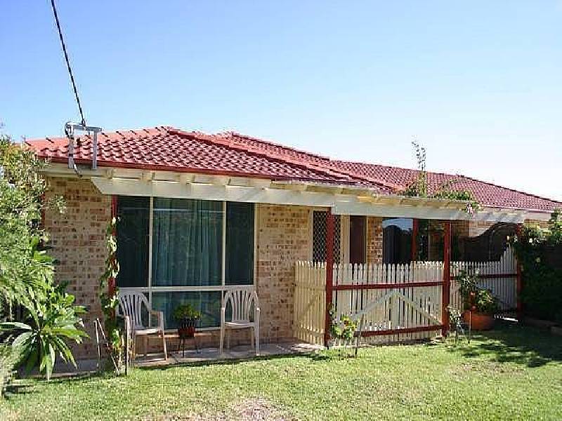 24 Forresters Beach Road, Forresters Beach NSW 2260