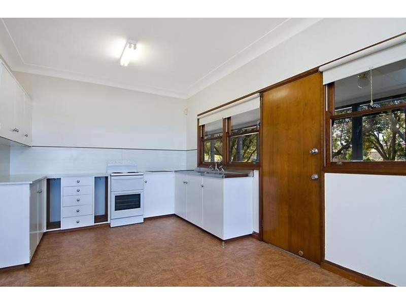 11 Clairvoux Road, Wamberal NSW 2260