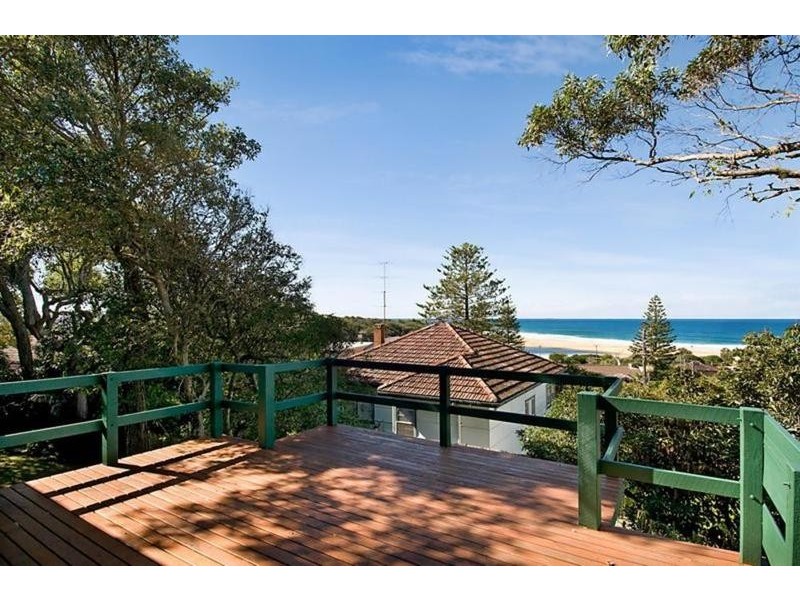 11 Clairvoux Road, Wamberal NSW 2260