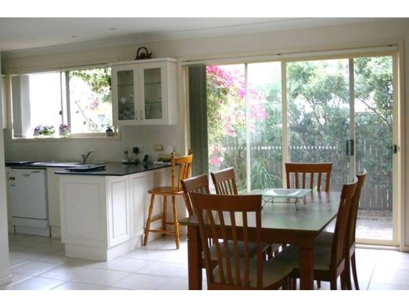 2/82 Ocean View Drive, Wamberal NSW 2260