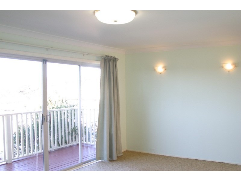 2 Gwydir Close, Bateau Bay NSW 2261