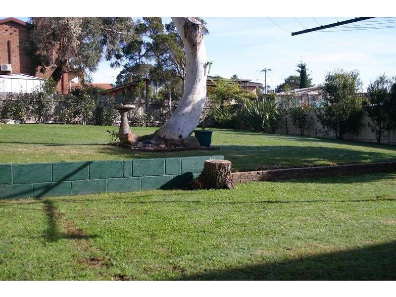 2 Gwydir Close, Bateau Bay NSW 2261