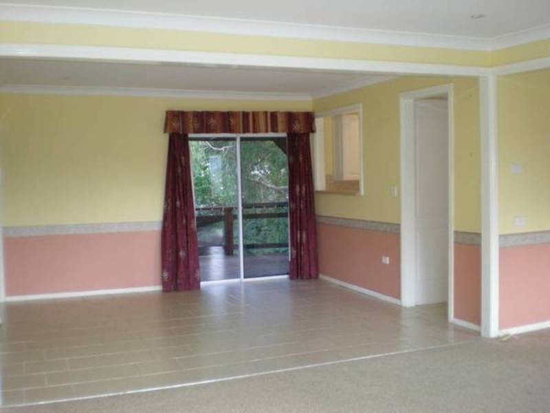 30 Joan Street, Forresters Beach NSW 2260