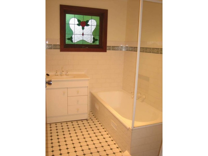 953 The Entrance Road, Forresters Beach NSW 2260