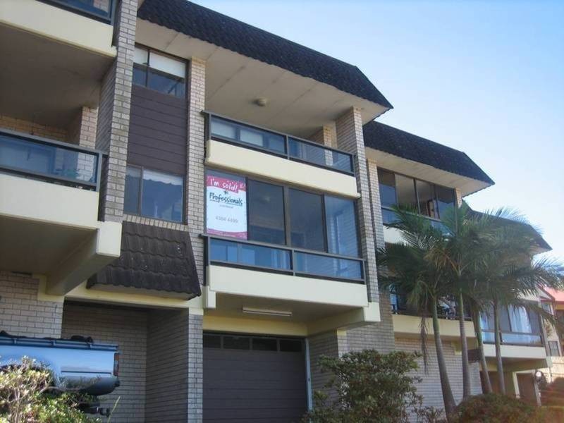 2/2 Broadview Avenue, Gosford NSW 2250