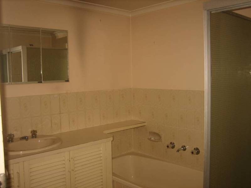 2/2 Broadview Avenue, Gosford NSW 2250