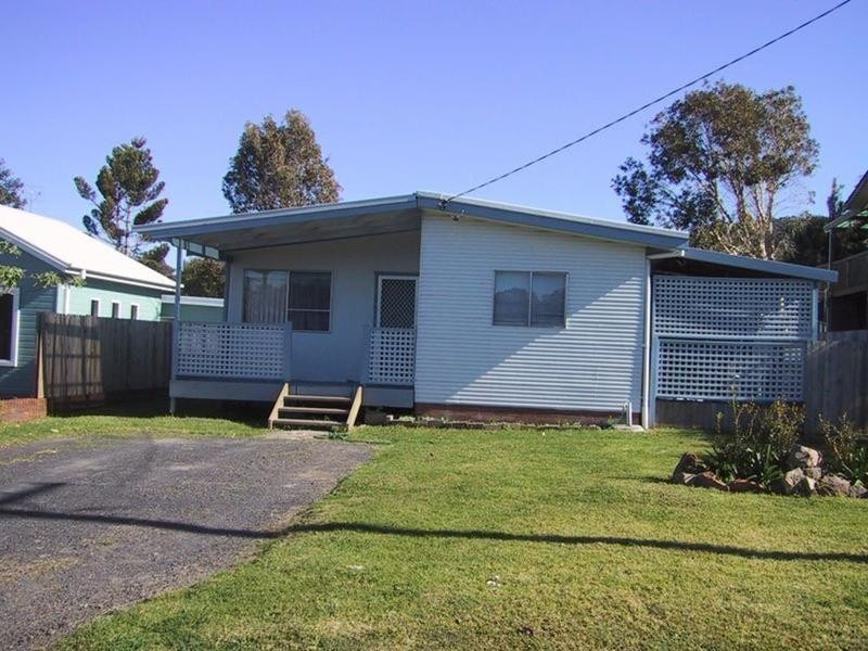 28 Blue Bell Drive, Wamberal NSW 2260