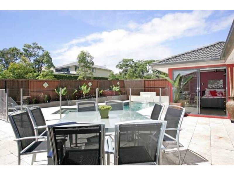 13 Bataan Circuit, Bateau Bay NSW 2261