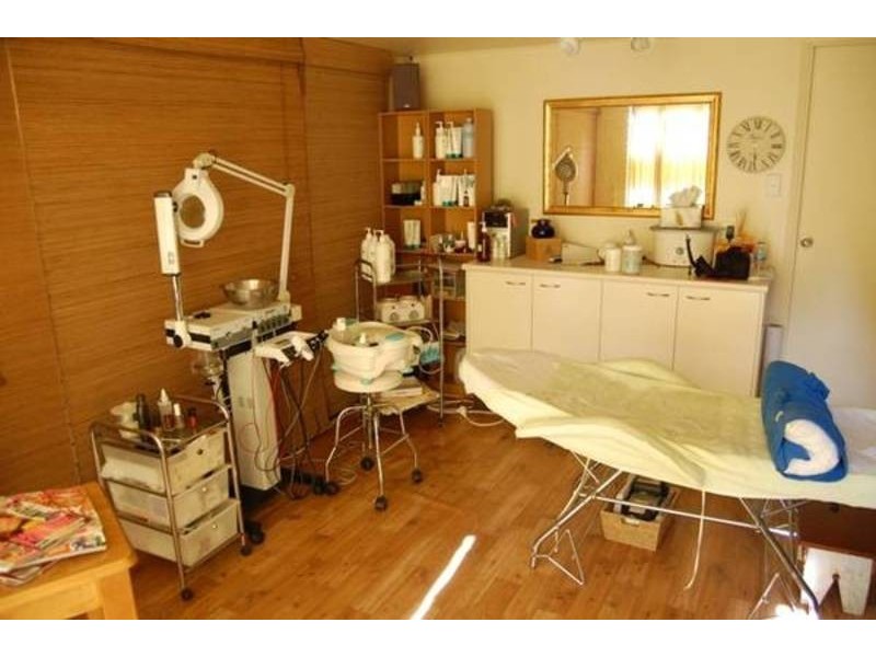 86 Old Gosford Road, Wamberal NSW 2260