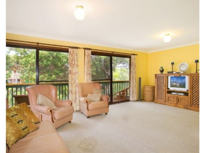 30 Bluewave Crescent, Forresters Beach NSW 2260