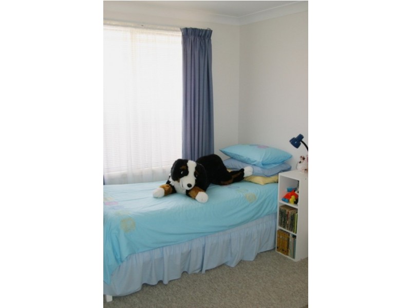 11 Sir Joseph Banks Drive, Bateau Bay NSW 2261