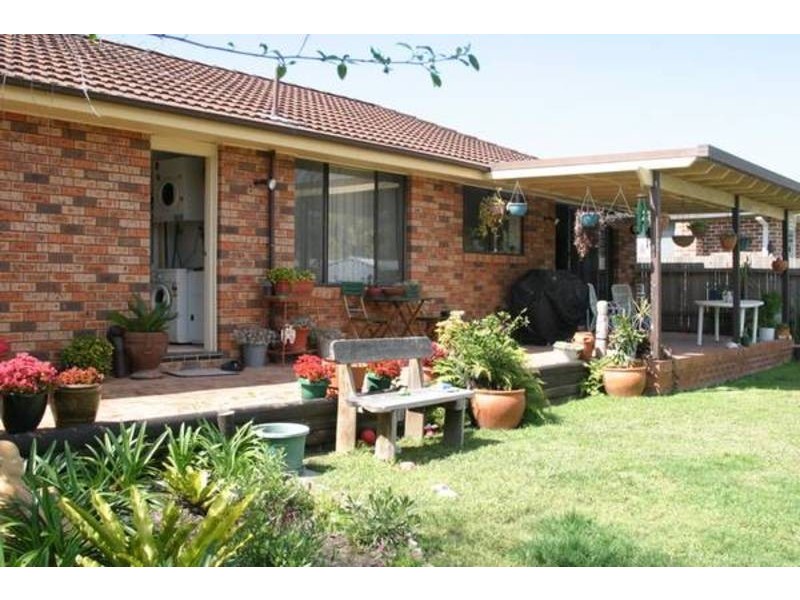 11 Sir Joseph Banks Drive, Bateau Bay NSW 2261