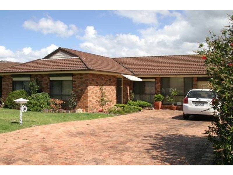 11 Sir Joseph Banks Drive, Bateau Bay NSW 2261