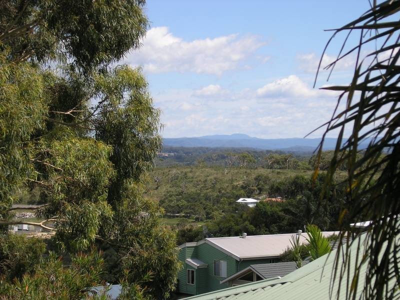 10 Yumbool Close, Forresters Beach NSW 2260