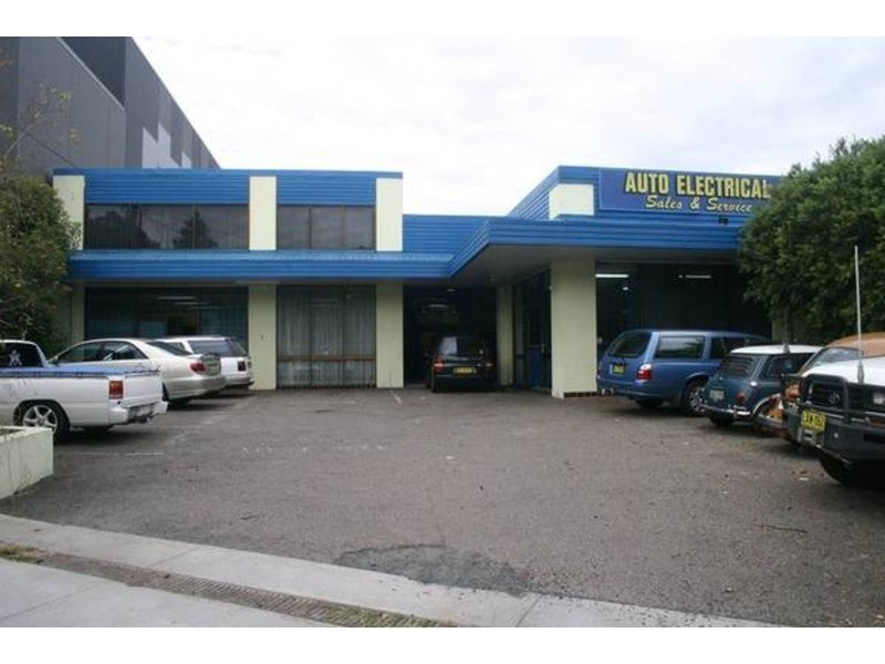 8 Barralong Road, Erina NSW 2250