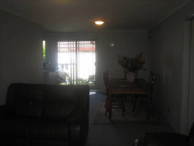 4/2 Finch Place, Bateau Bay NSW 2261