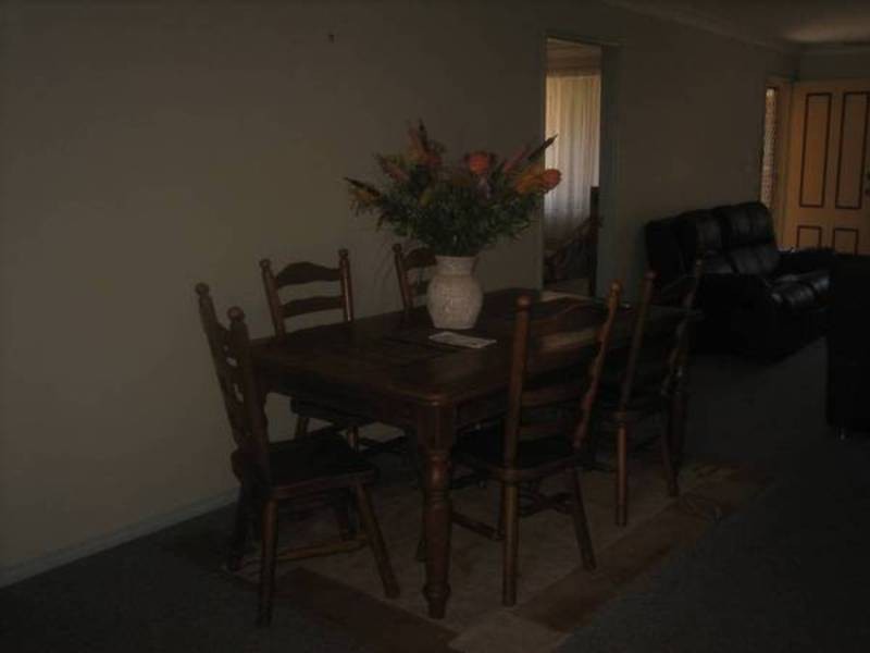 4/2 Finch Place, Bateau Bay NSW 2261