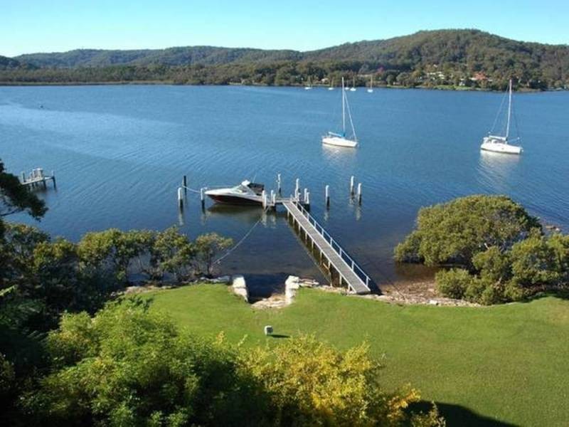 13 Wharf Street, East Gosford NSW 2250
