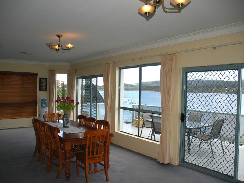 25 Caroline Street, East Gosford NSW 2250