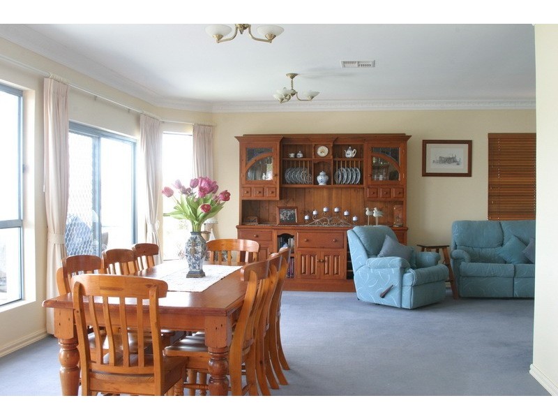 25 Caroline Street, East Gosford NSW 2250