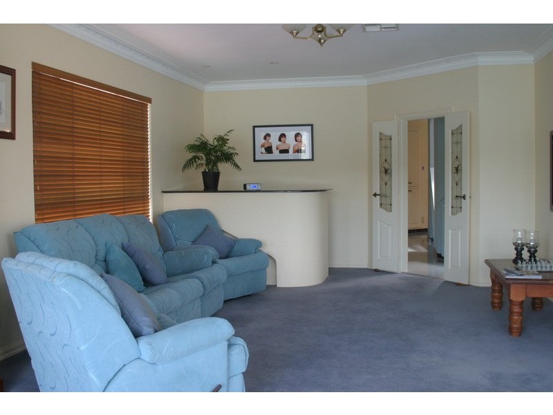 25 Caroline Street, East Gosford NSW 2250