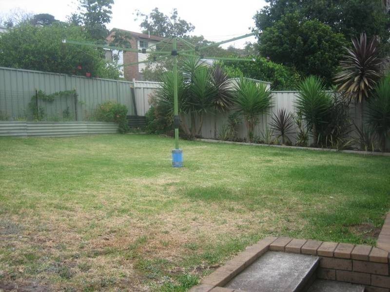 51 Noorong Avenue, Forresters Beach NSW 2260
