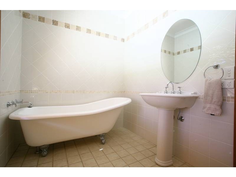 1a Okanagan Close, Wamberal NSW 2260