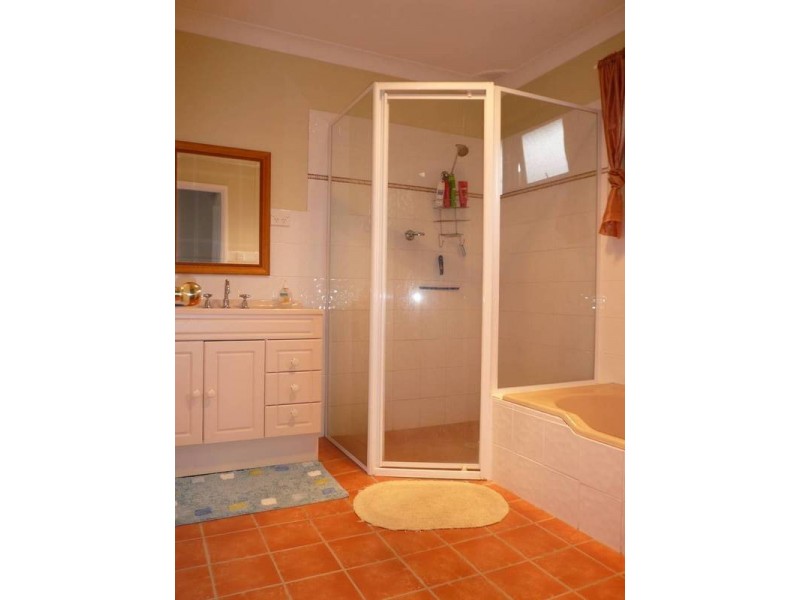 92 Old Gosford Road, Wamberal NSW 2260
