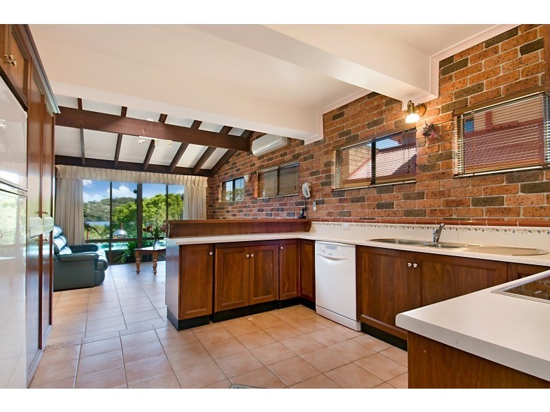 80 Blue Bell Drive, Wamberal NSW 2260