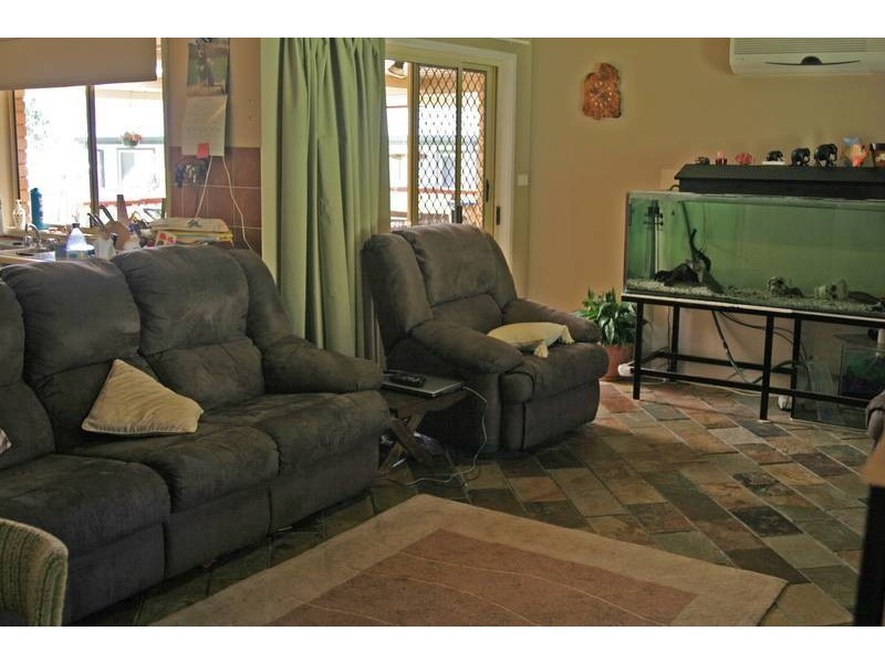 963 The Entrance Road, Forresters Beach NSW 2260