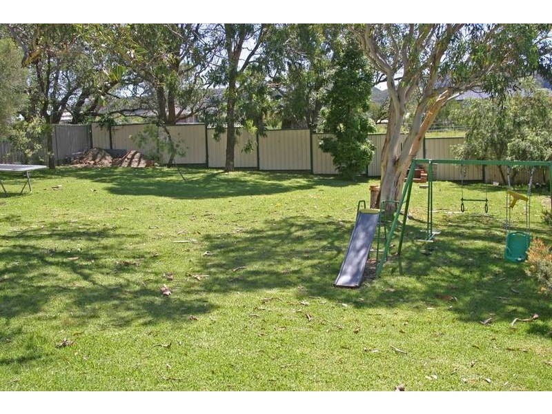 963 The Entrance Road, Forresters Beach NSW 2260