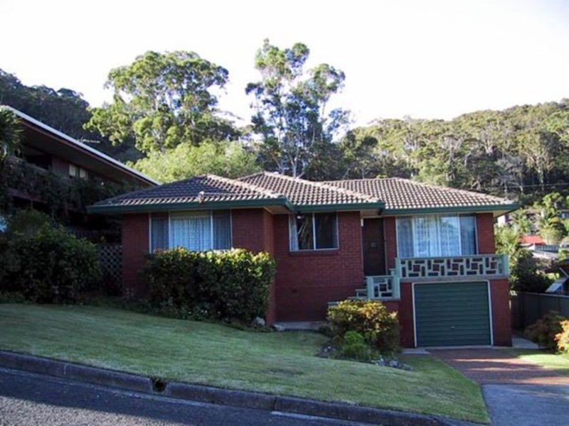 13 Warrina Street, Wamberal NSW 2260