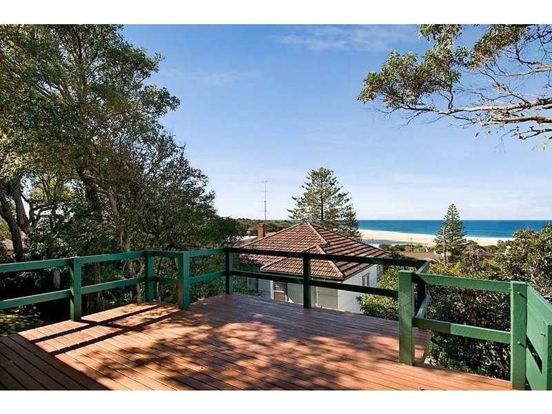 11 Clairvoux Road, Wamberal NSW 2260