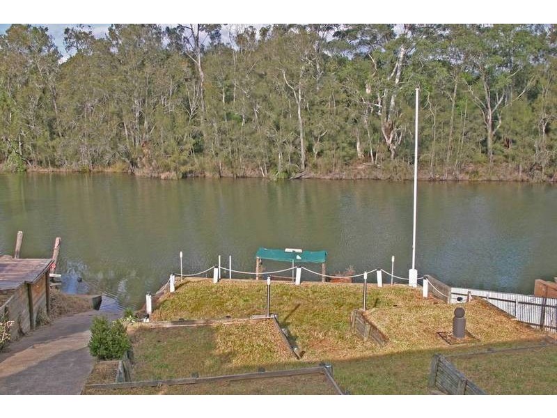 18 Geoffrey Road, Chittaway Point NSW 2261