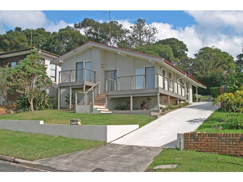 9 Vista Parade, Bateau Bay NSW 2261