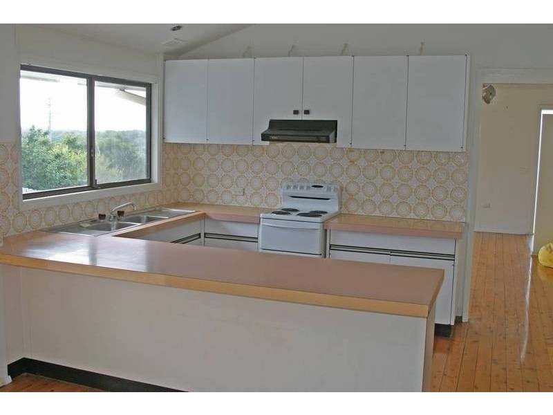 9 Vista Parade, Bateau Bay NSW 2261