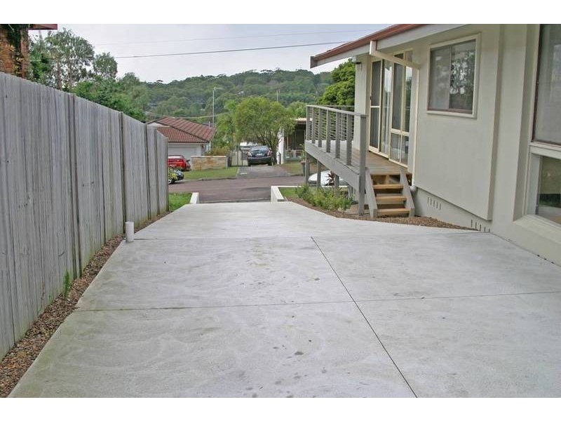 9 Vista Parade, Bateau Bay NSW 2261