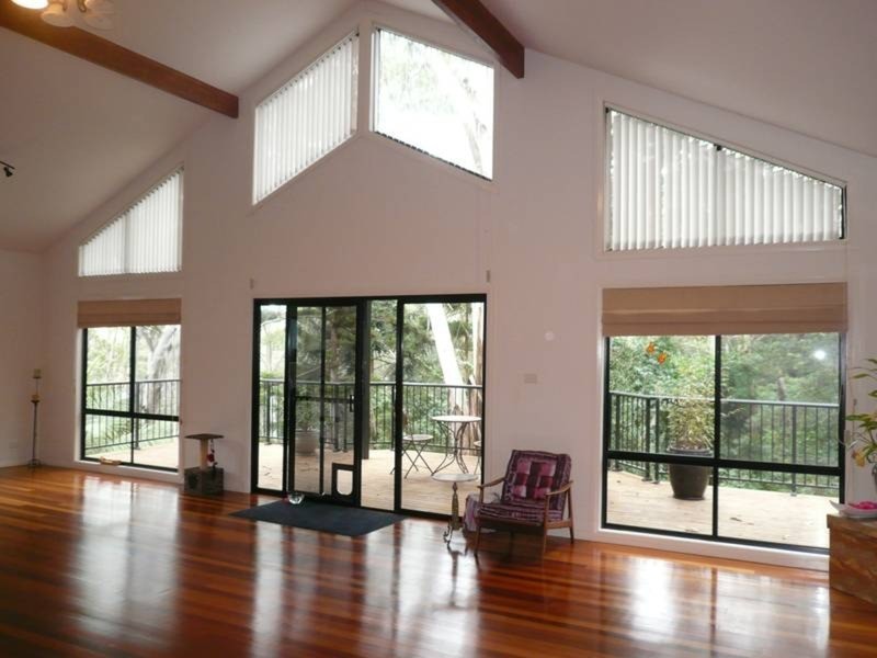 4 Bellevue Crescent, North Avoca NSW 2260