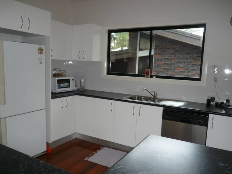 4 Bellevue Crescent, North Avoca NSW 2260