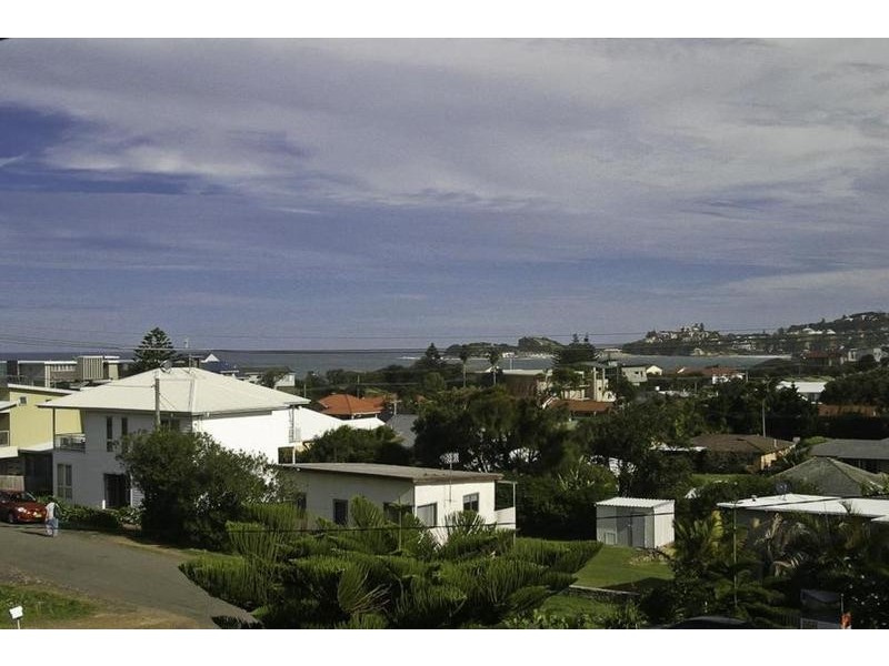 11 Lumeah Avenue, Wamberal NSW 2260
