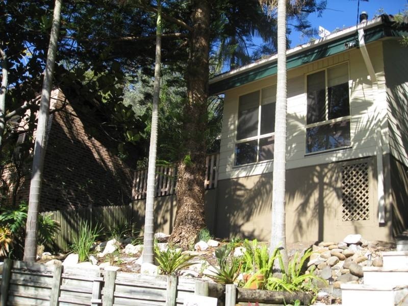 6 Dan Place, Forresters Beach NSW 2260