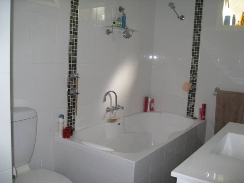 6 Dan Place, Forresters Beach NSW 2260